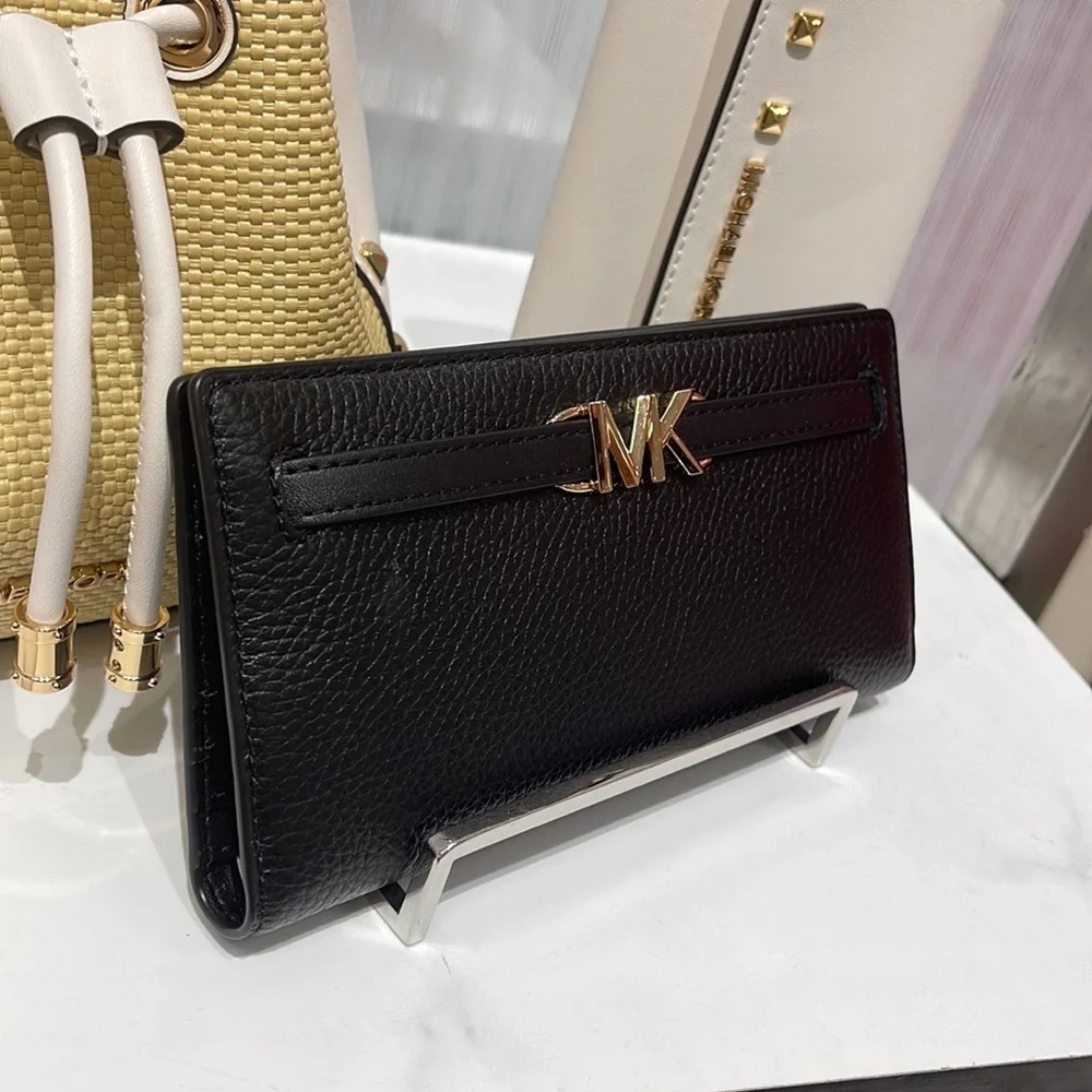 MICHAEL KORS
Reed Large Pebbled Leather Snap Wallet
Style# 35S3G6RE3L
Black 
NWT - Picture 9 of 16